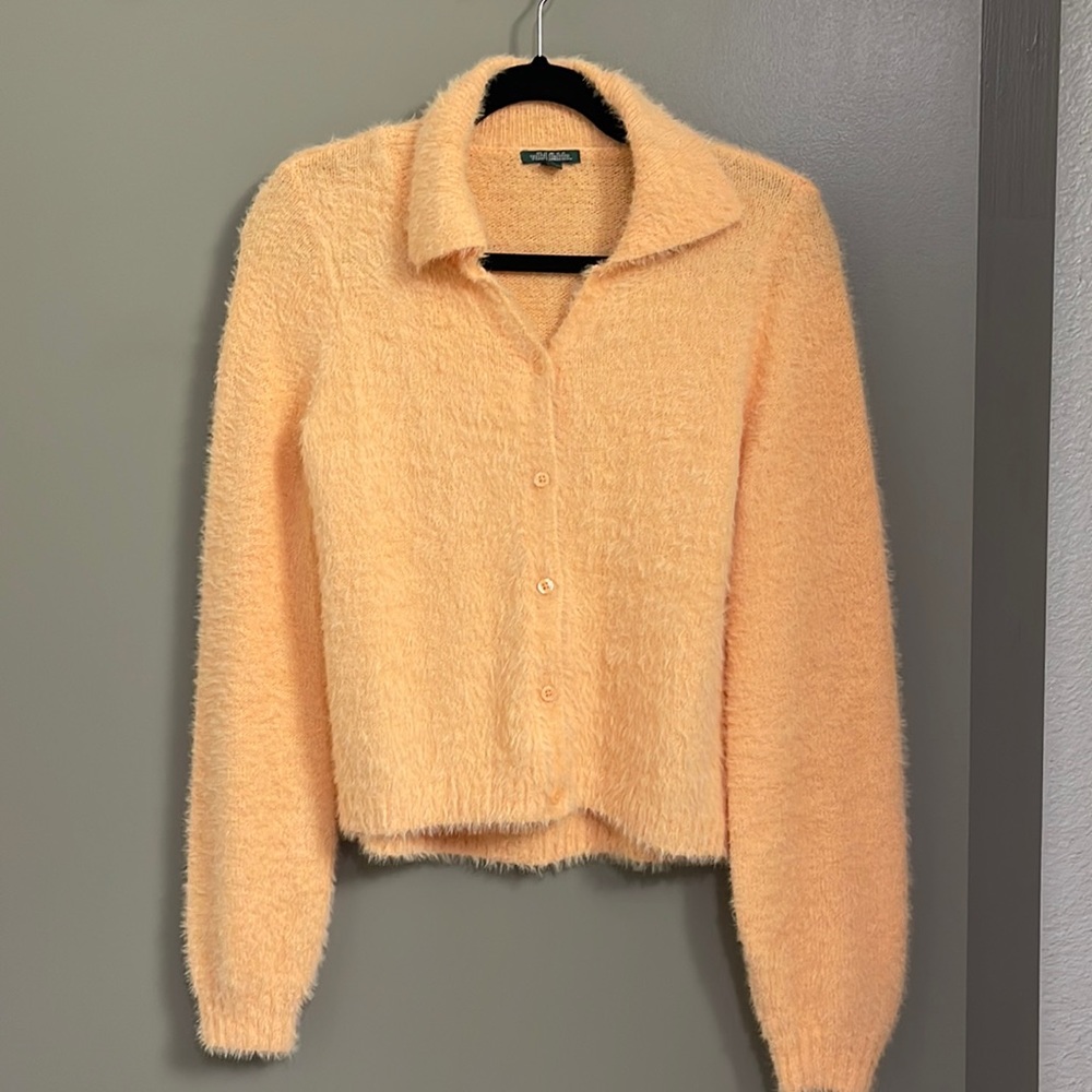 Fuzzy cardigan🍑